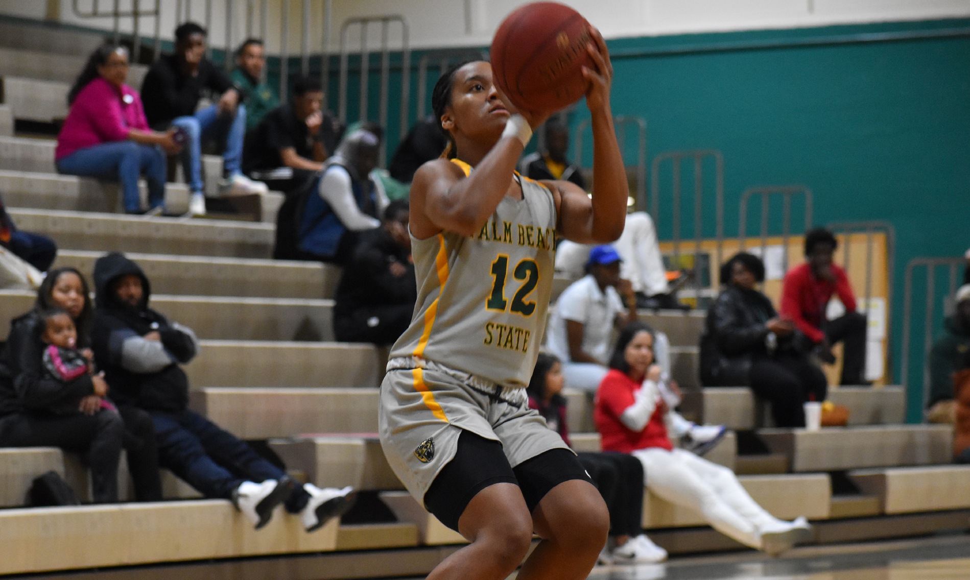 Women's Basketball Continues Hot Streak With Sixth Straight Win
